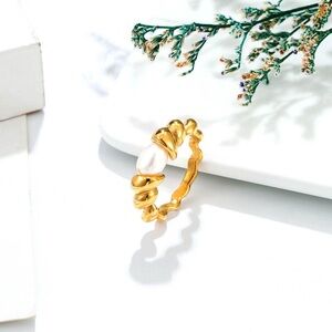 Gold Pearl Accent Women’s Ring
